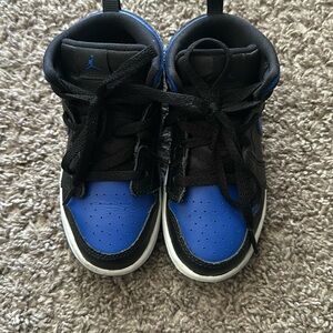 Toddler Nike sneakers
